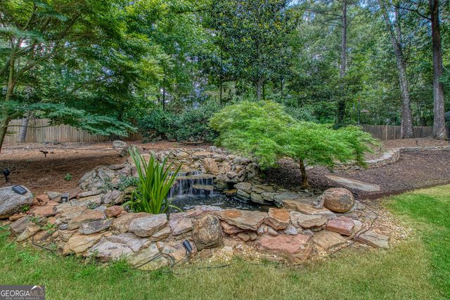 105 Arlington Tr, Fayetteville, GA 30215