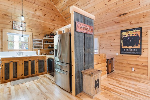 6095 Old Highway 13, Hurricane Mills, TN 37078