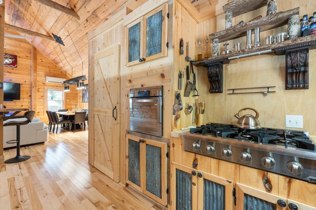 6095 Old Highway 13, Hurricane Mills, TN 37078