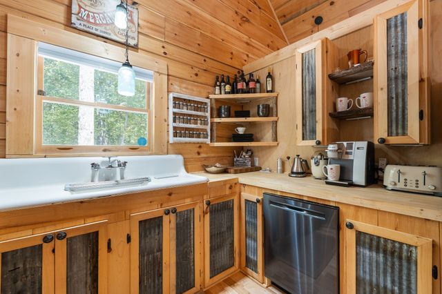 6095 Old Highway 13, Hurricane Mills, TN 37078