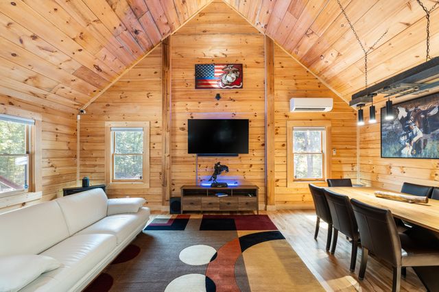 6095 Old Highway 13, Hurricane Mills, TN 37078