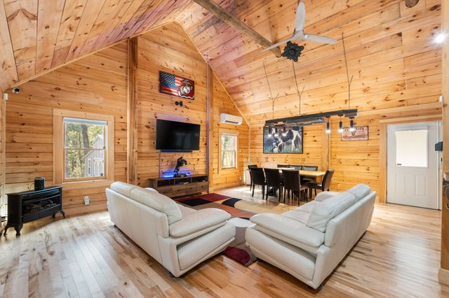 6095 Old Highway 13, Hurricane Mills, TN 37078