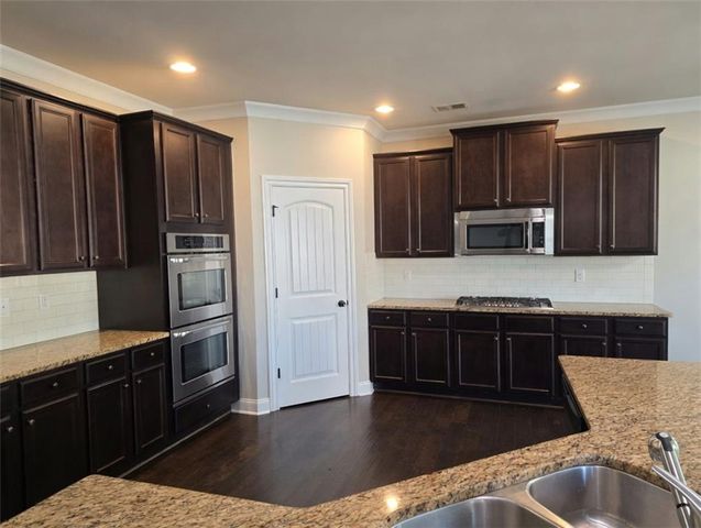 510 Georgia Circle, Loganville, GA 30052