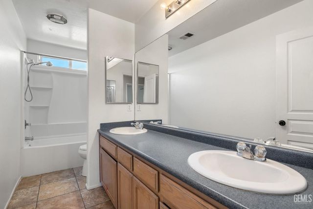 11515 Presidential Road, Bakersfield, CA 93312