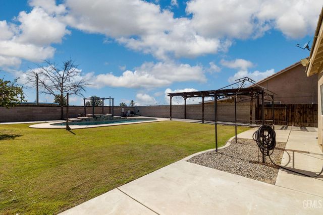 11515 Presidential Road, Bakersfield, CA 93312