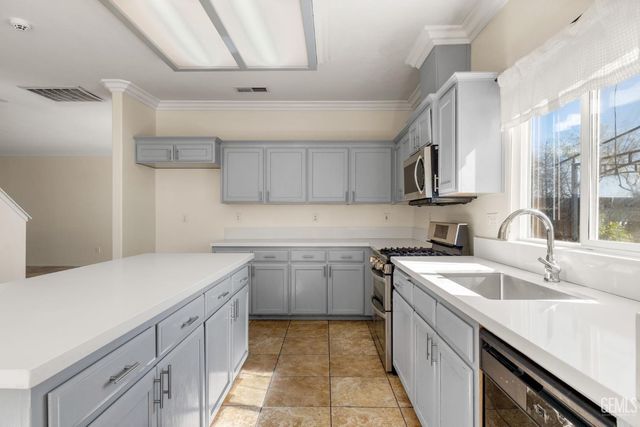 11515 Presidential Road, Bakersfield, CA 93312