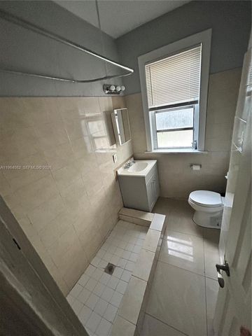 21 NW 60th St, Miami, FL 33127