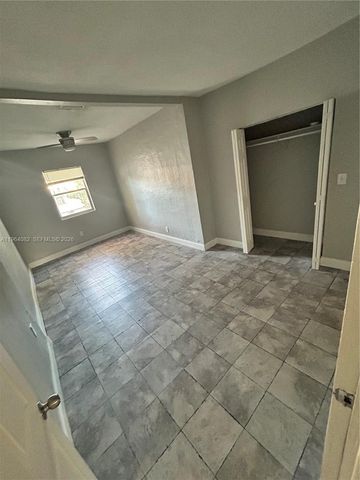 21 NW 60th St, Miami, FL 33127