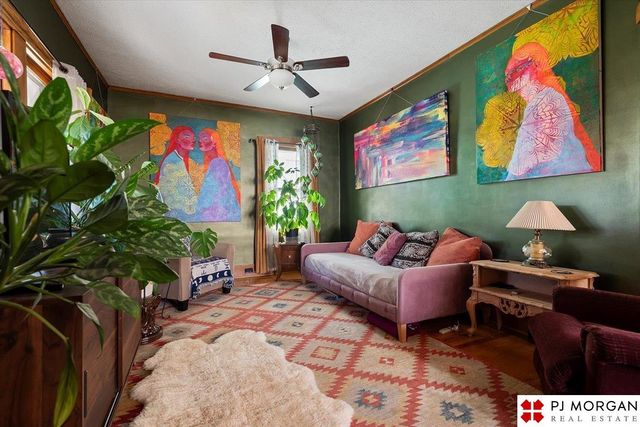 3083 S 32nd Street, Omaha, NE 68105