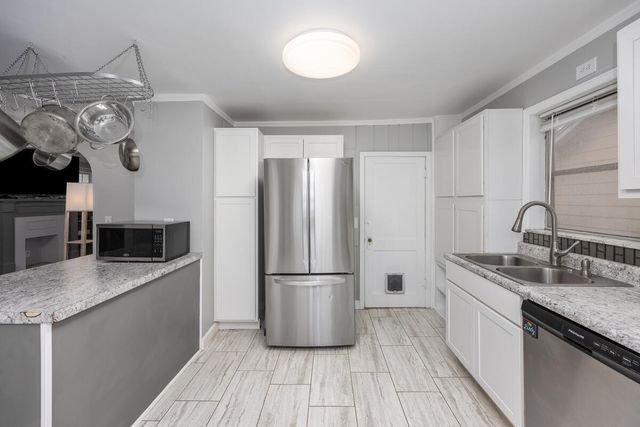 1048 Ada Avenue, Muskegon, MI 49442