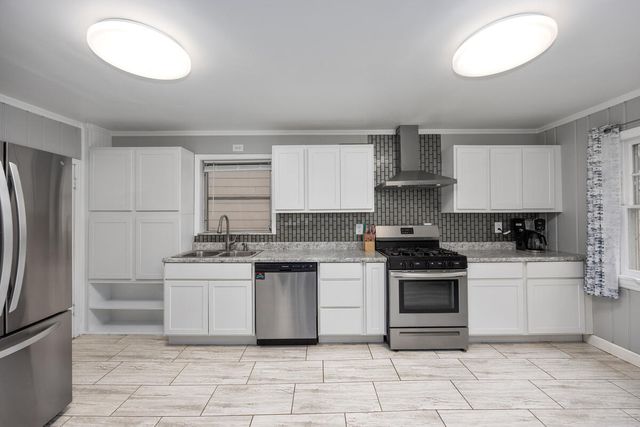 1048 Ada Avenue, Muskegon, MI 49442