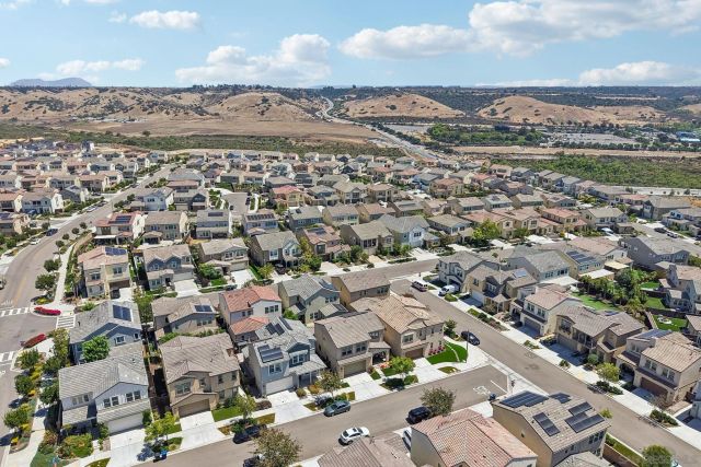 910 Camino Meandro, Chula Vista, CA 91913