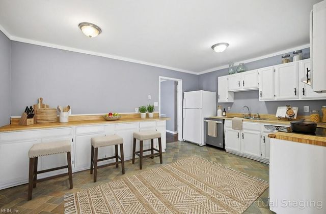 2209 Sparrow RD, Chesapeake, VA 23320