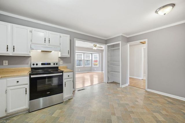 2209 Sparrow RD, Chesapeake, VA 23320