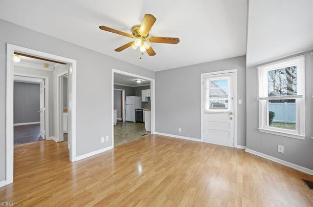 2209 Sparrow RD, Chesapeake, VA 23320