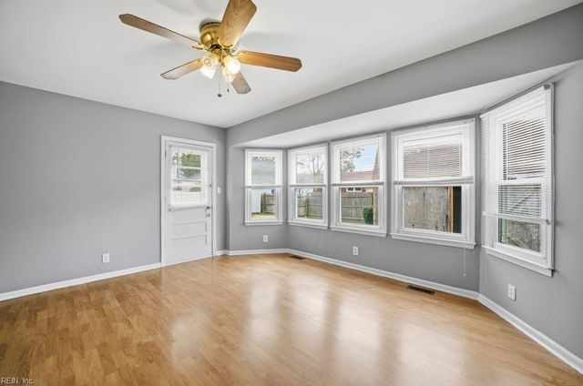 2209 Sparrow RD, Chesapeake, VA 23320