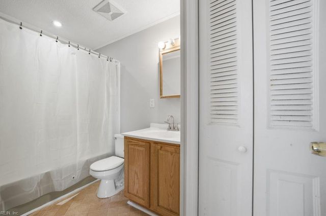 2209 Sparrow RD, Chesapeake, VA 23320