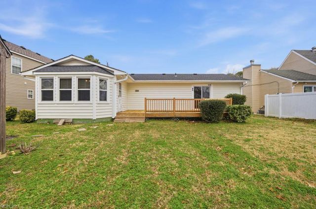 2209 Sparrow RD, Chesapeake, VA 23320