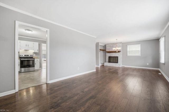 2209 Sparrow RD, Chesapeake, VA 23320