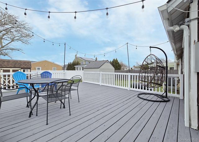 19 Kent Place, Amityville, NY 11701