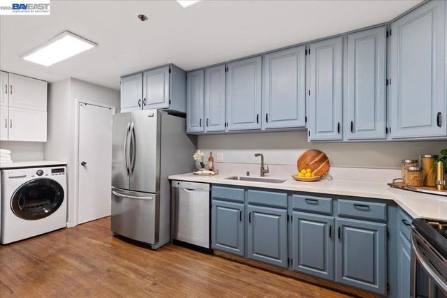 933 933 Shoreline Dr 203, Alameda, CA 94501