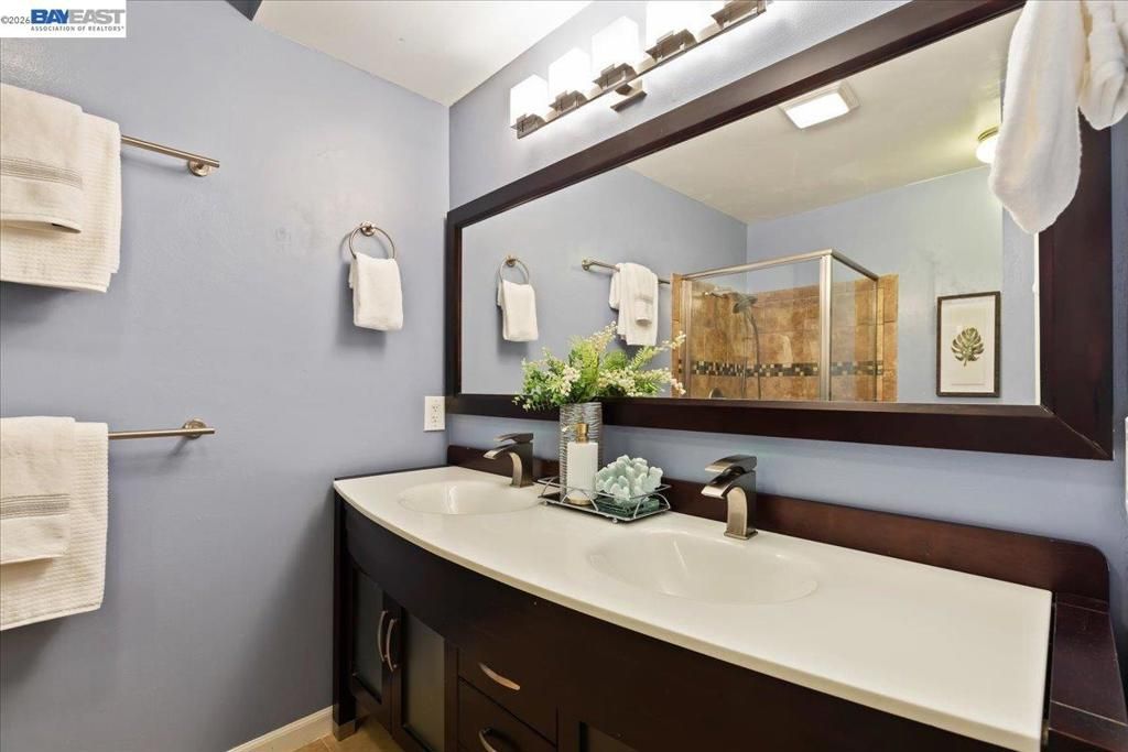 Image 10 of property listing at 933 933 Shoreline Dr 203, Alameda, CA 94501