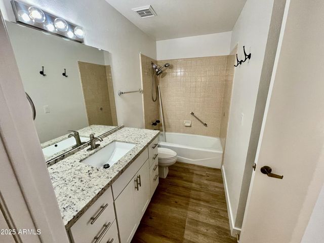 6514 N 13th Drive, Phoenix, AZ 85013