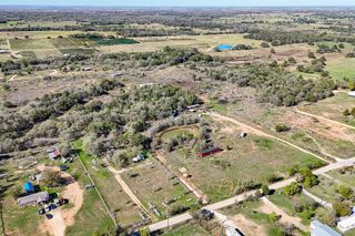 166 Norwood LN, Elgin, TX 78621