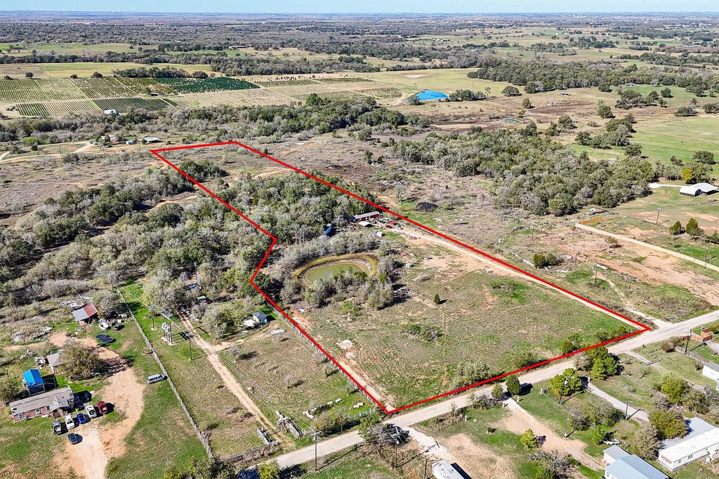 166 Norwood LN, Elgin, TX 78621