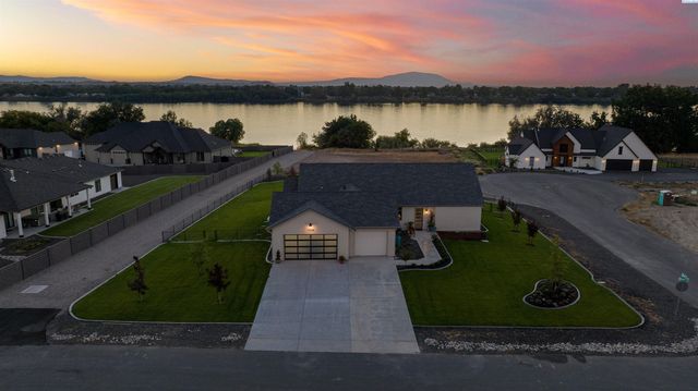 7004 Ricky Road, Pasco, WA 93301