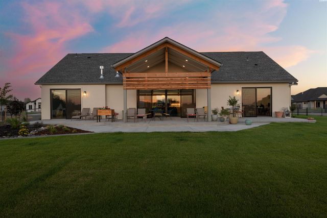 7004 Ricky Road, Pasco, WA 93301