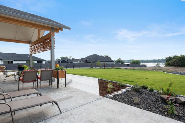 7004 Ricky Road, Pasco, WA 93301