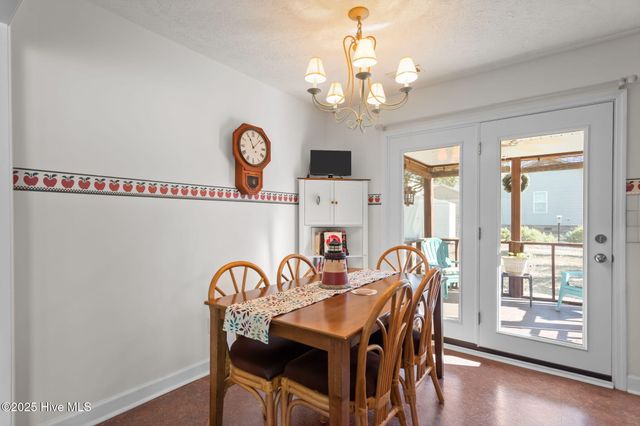 118 NE 31st Street, Oak Island, NC 28465