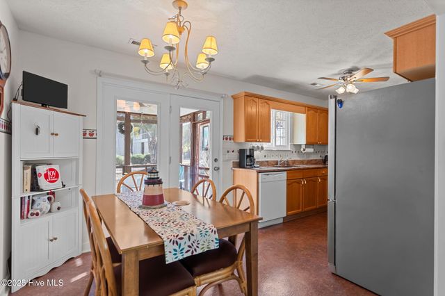 118 NE 31st Street, Oak Island, NC 28465