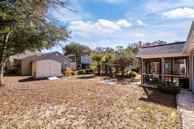 118 NE 31st Street, Oak Island, NC 28465