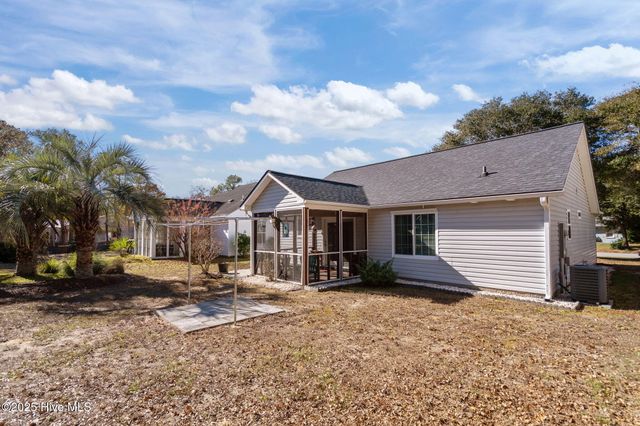 118 NE 31st Street, Oak Island, NC 28465