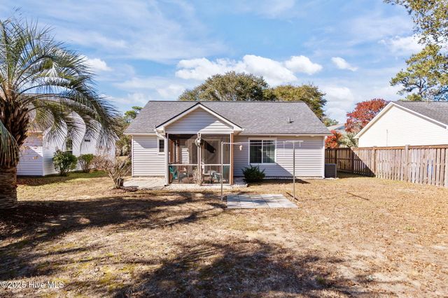 118 NE 31st Street, Oak Island, NC 28465