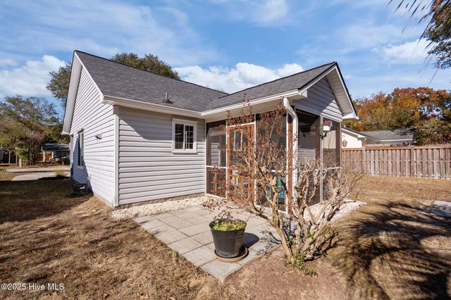 118 NE 31st Street, Oak Island, NC 28465