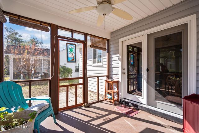 118 NE 31st Street, Oak Island, NC 28465