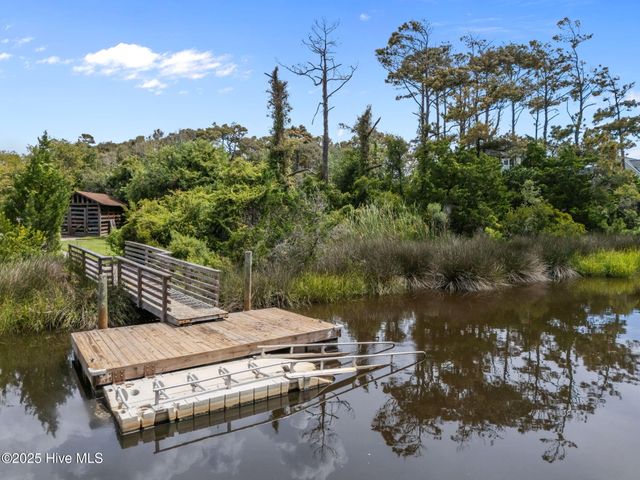 118 NE 31st Street, Oak Island, NC 28465