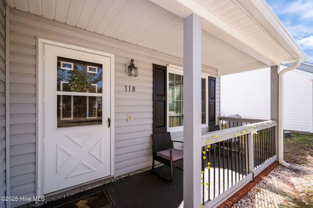 118 NE 31st Street, Oak Island, NC 28465