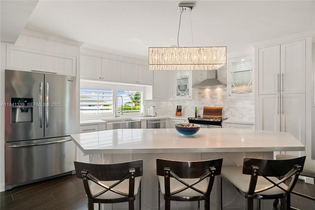 215 Wildwood Cir, Key Largo, FL 33037