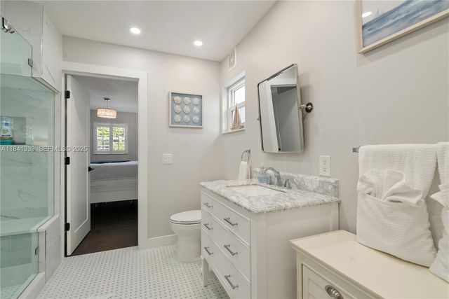 215 Wildwood Cir, Key Largo, FL 33037