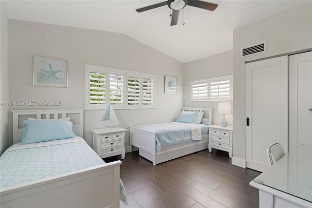 215 Wildwood Cir, Key Largo, FL 33037