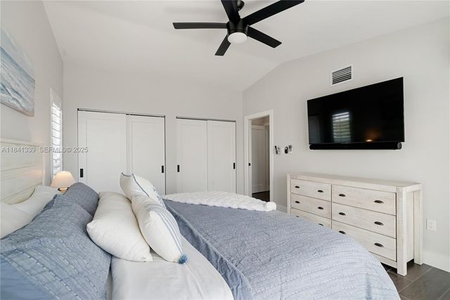 215 Wildwood Cir, Key Largo, FL 33037