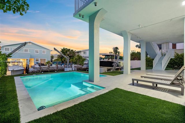 215 Wildwood Cir, Key Largo, FL 33037