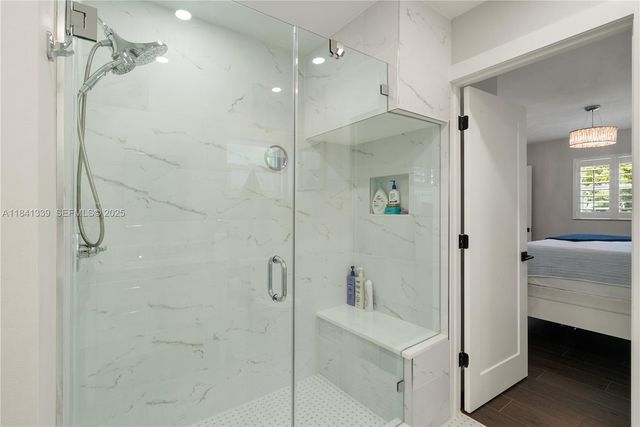 215 Wildwood Cir, Key Largo, FL 33037