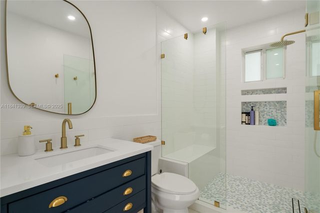 215 Wildwood Cir, Key Largo, FL 33037