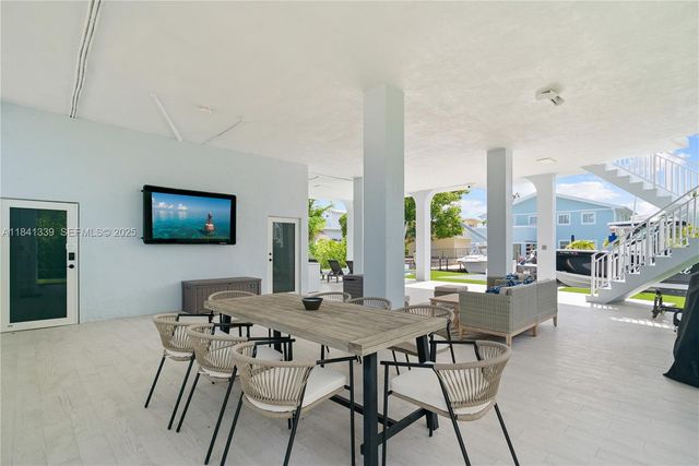 215 Wildwood Cir, Key Largo, FL 33037