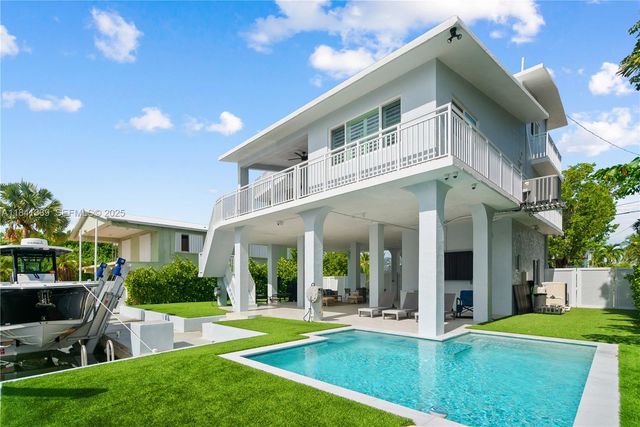 215 Wildwood Cir, Key Largo, FL 33037